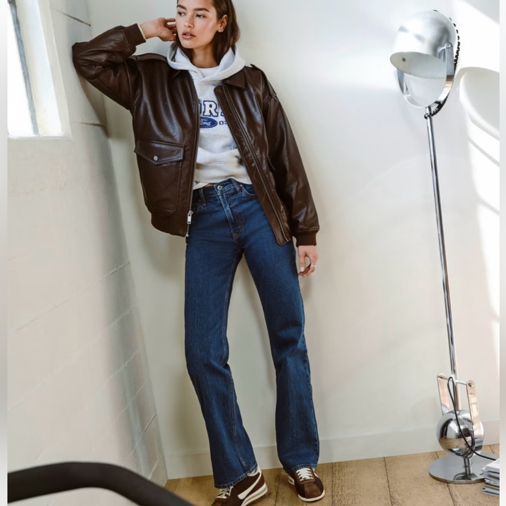 Abercrombie & Fitch High Rise Blue Jeans - Picture 4 of 6